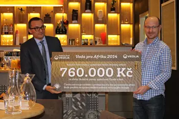 Veolia předala 760 tisíc korun Člověku v tísni